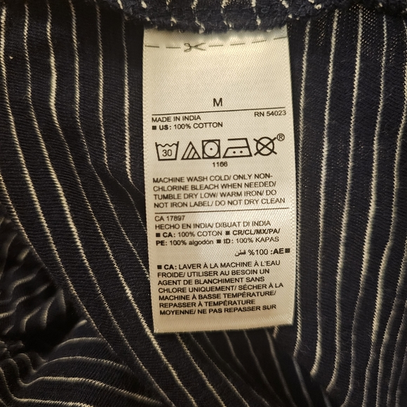 Blue and White Old Navy Men's Striped V-Neck T-Shirt - Picture 6 of 6